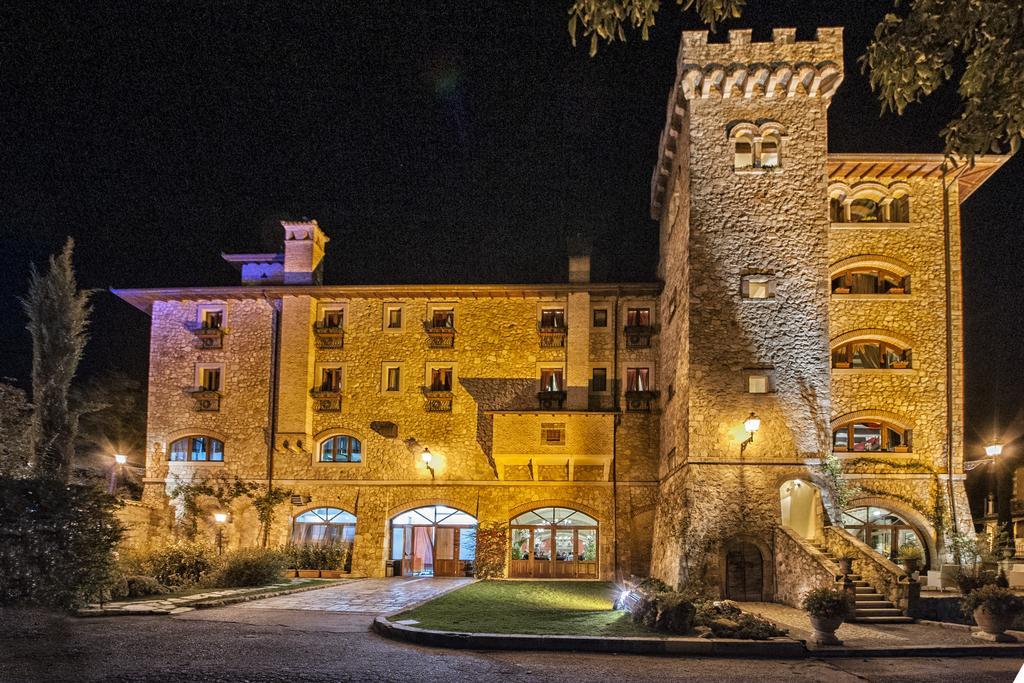 Le Gole Ristorante & Resort Celano Buitenkant foto