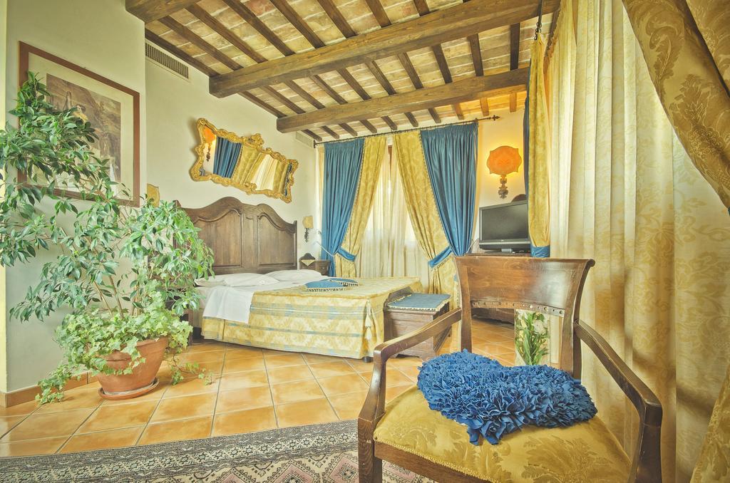 Le Gole Ristorante & Resort Celano Kamer foto