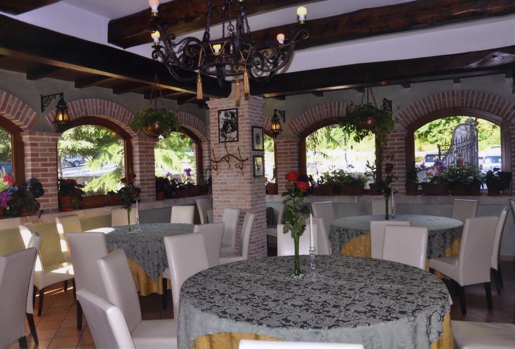 Le Gole Ristorante & Resort Celano Buitenkant foto