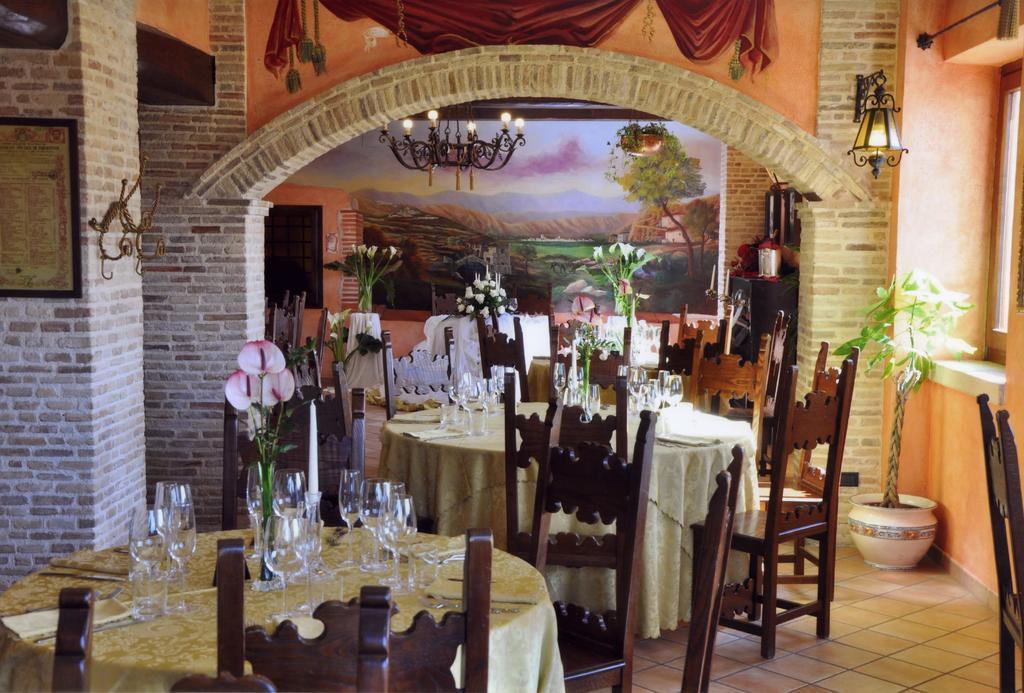 Le Gole Ristorante & Resort Celano Buitenkant foto