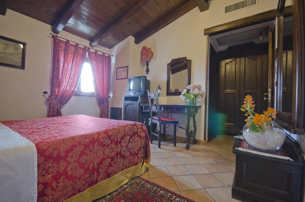 Le Gole Ristorante & Resort Celano Buitenkant foto